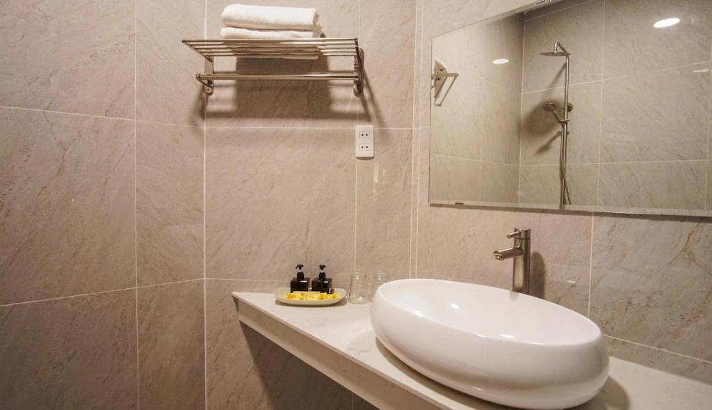 Artmio Hotel Apartment Вунг Тау Екстериор снимка